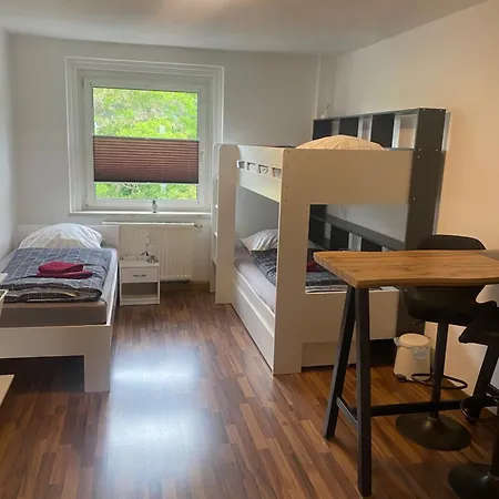 Wieko Leibnizstr. H1, 2.og Links Плауэн