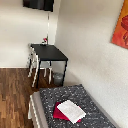 Wieko Leibnizstr. H1, 2.og Links * Плауэн