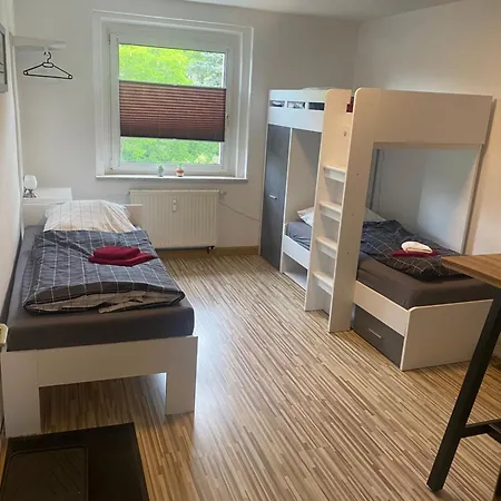 Wieko Leibnizstr. H1, 2.og Links * Плауэн